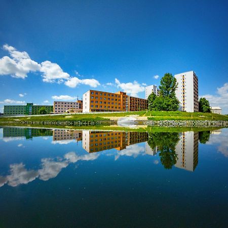 Univerzita Palackeho V Olomouci Hostel Buitenkant foto